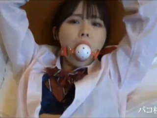 偷情大奶美女射她一脸