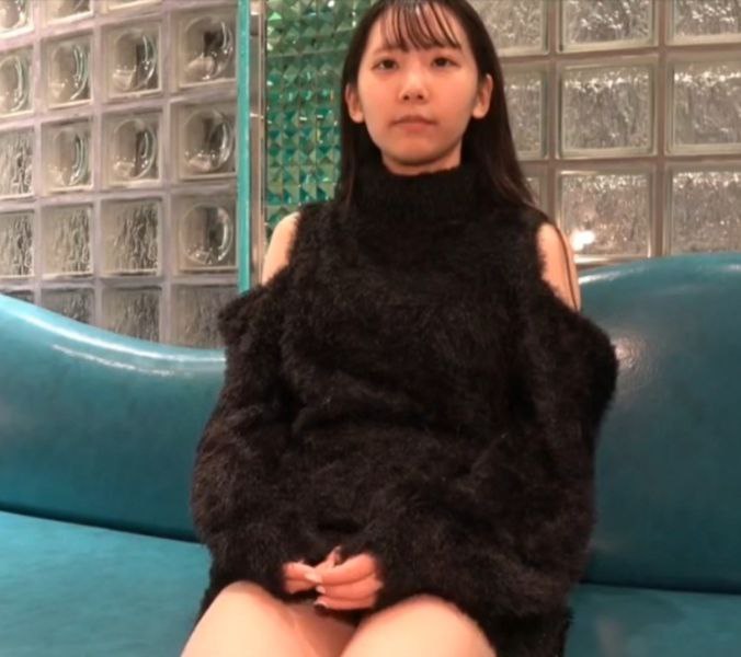 繼妹Ｔ字褲嫩臀的無自覺誘惑讓我無法忍耐…等到回神時已經插入老二拼命扭腰